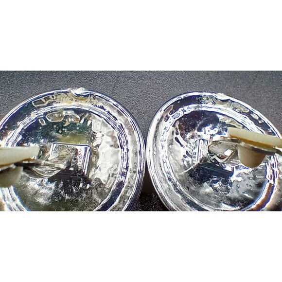 White Silver 1.5 Inch Button Clip-on Earrings Light Weight 1980s Vintage Jewelry - Picture 13 of 13